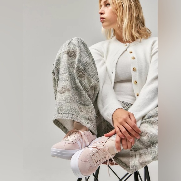 NWT ADIDAS VL Court Bold Sneakers! - Picture 2 of 13